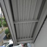 アパート階段天井防鳥ネット設置