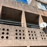 市営団地ベランダのハト対策｜15mm防鳥ネット設置